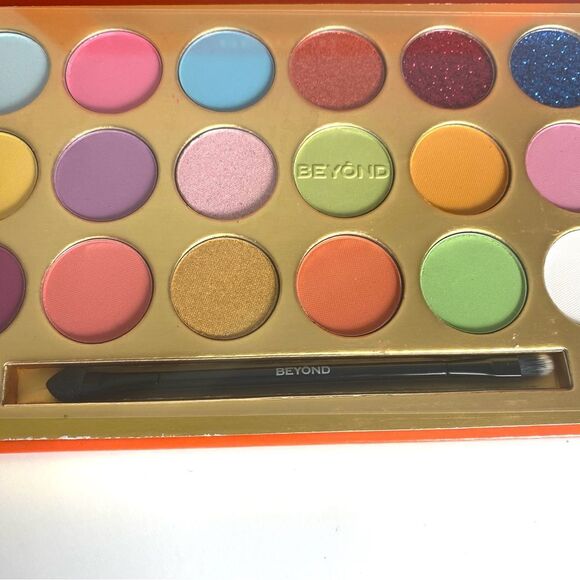 BEYOND Eyeshadow Palette 18 Colors Shimmer Matte Pastel Brights Colors Palette - Picture 5 of 5